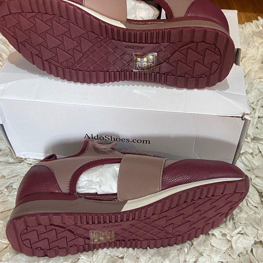 ALDO Dweidia Red Women’s Sneakers size 7.5M - Picture 4 of 6